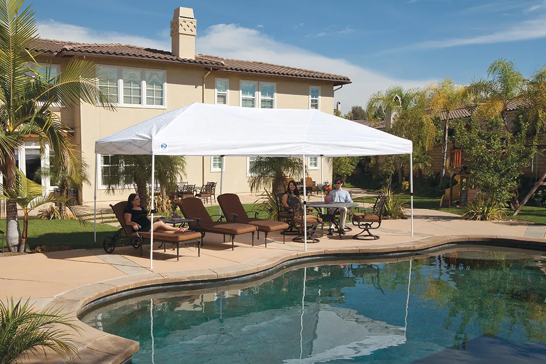 Majestic 20' x 10' featuring SPEED SET Technology